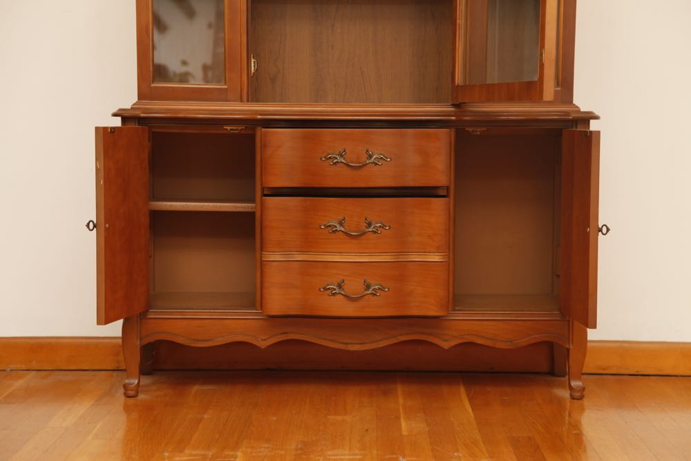 Bassett Furniture Cherry China Cabinet