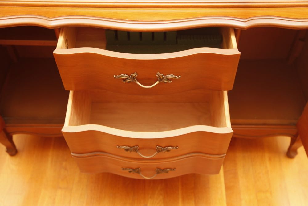 Bassett Furniture Cherry China Cabinet