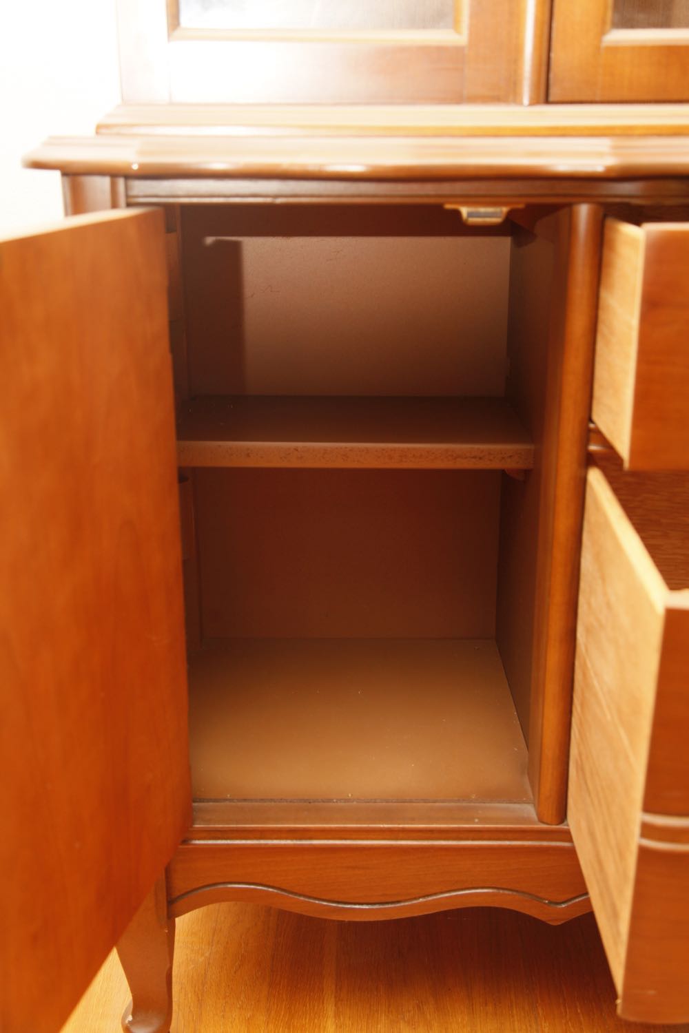 Bassett Furniture Cherry China Cabinet