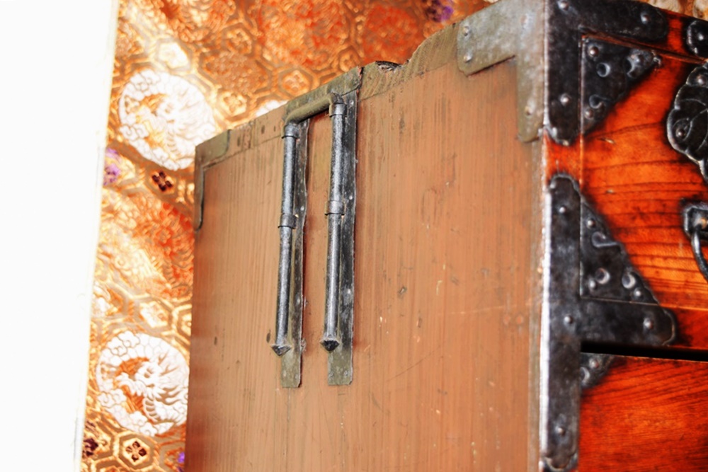 Circa 1850 Japanese Funa-Dansu Tansu (Sea Merchants Chest) in Keyaki Wood