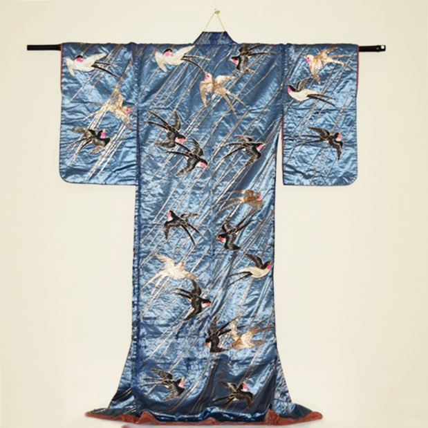 Stunning 19/20th Century Japanese Blue Silk Kimono with Embroidered Sparrows and Gold Wrapped Thread Embroidery