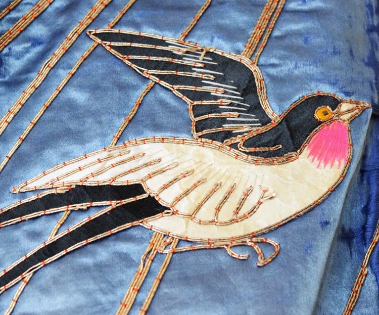 Stunning 19/20th Century Japanese Blue Silk Kimono with Embroidered Sparrows and Gold Wrapped Thread Embroidery