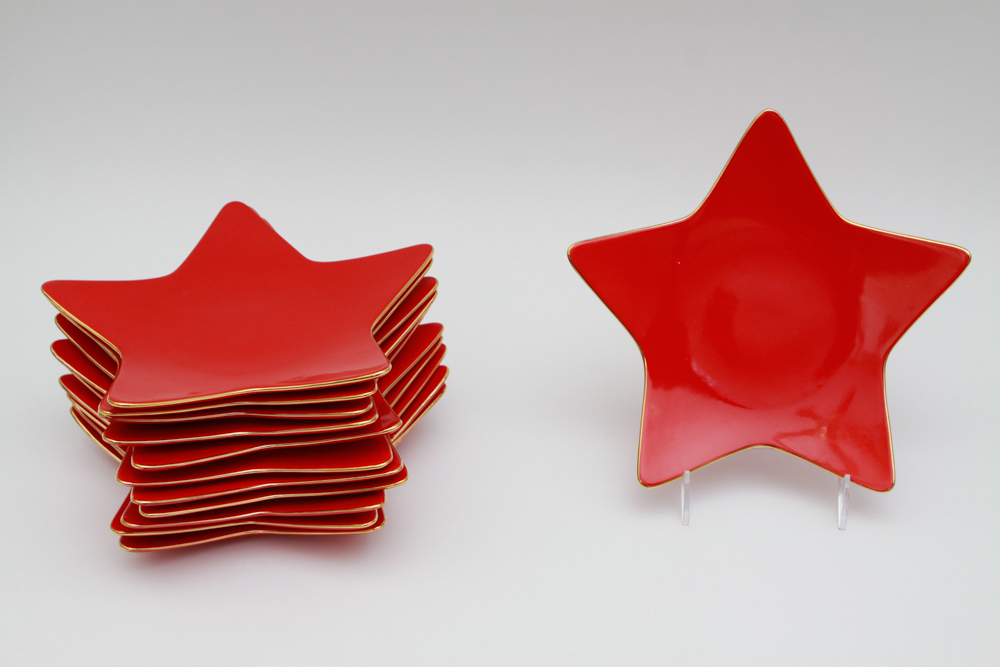 Williams-Sonoma Red Star and RRP Holiday Plate Sets