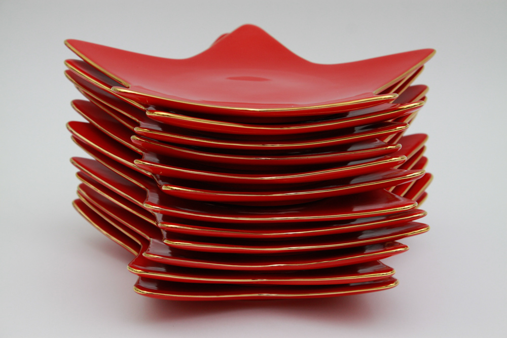 Williams-Sonoma Red Star and RRP Holiday Plate Sets