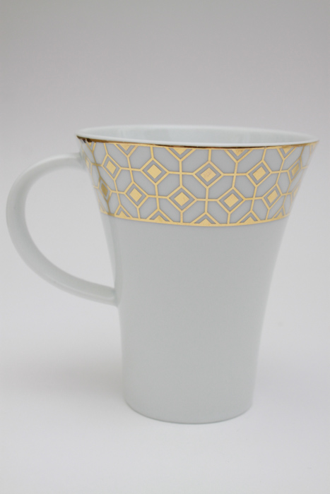 RRP China "Riva" Gold Set of Luncheon Plates and Mugs