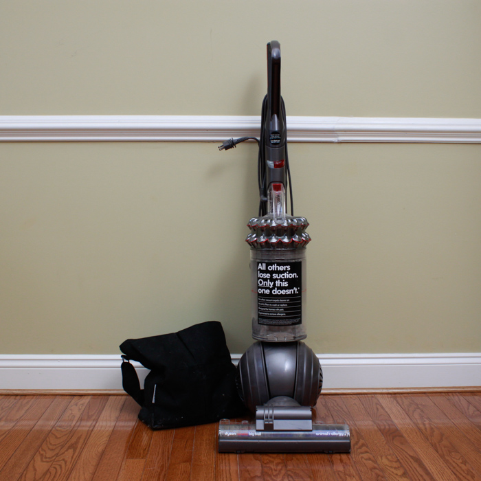 Dyson "Cinetic" Vacuum with All Attahments