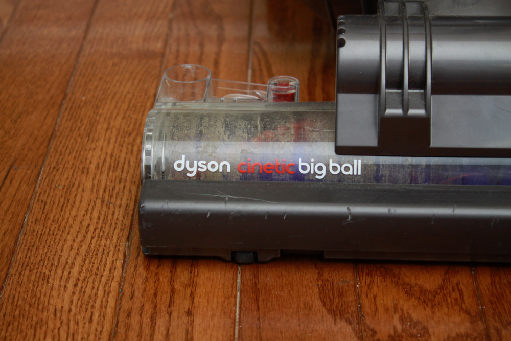 Dyson "Cinetic" Vacuum with All Attahments