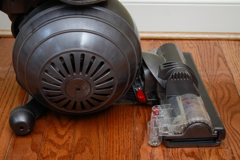 Dyson "Cinetic" Vacuum with All Attahments