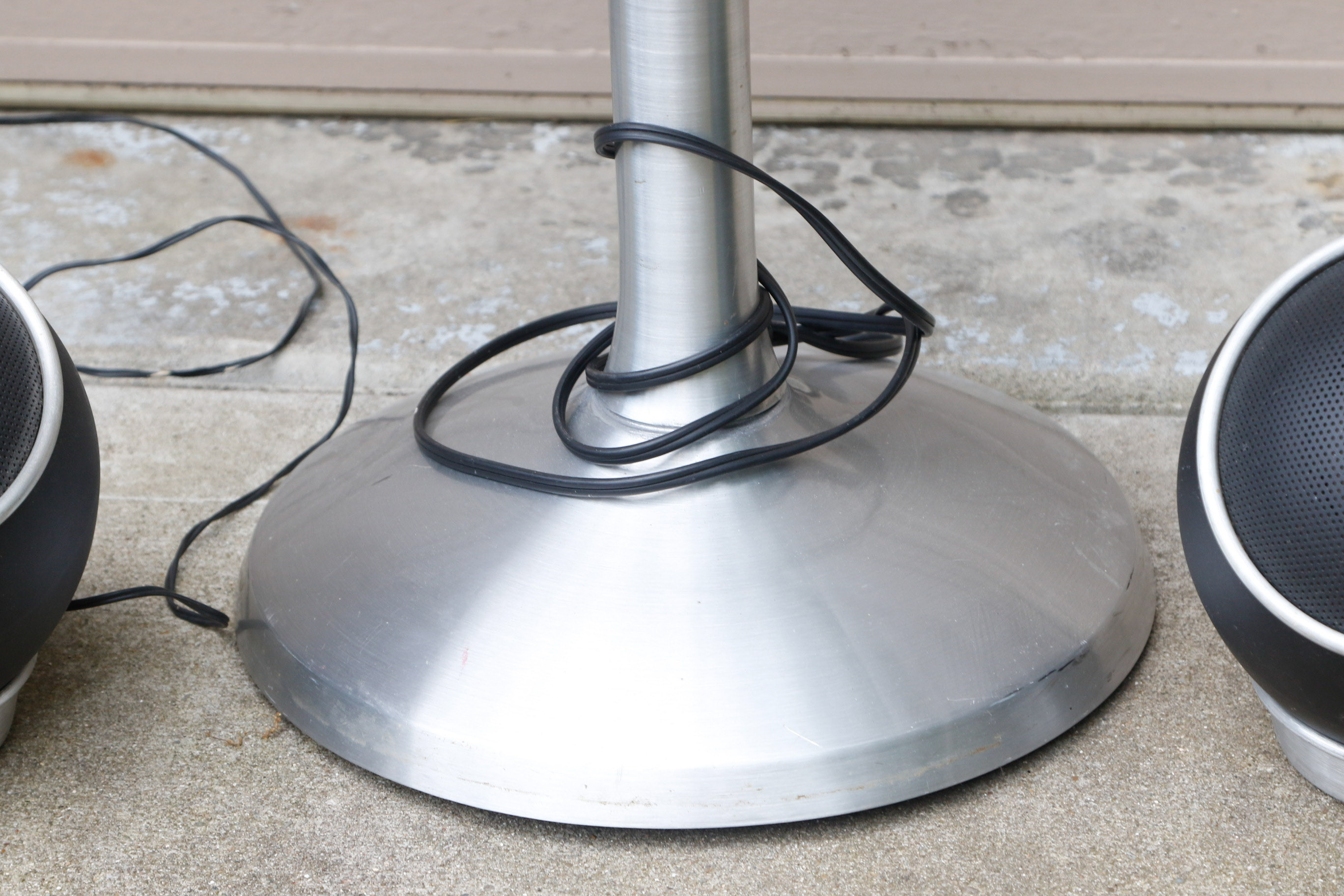 Electrohome Saturn Apollo Turntable With Speakers and Records