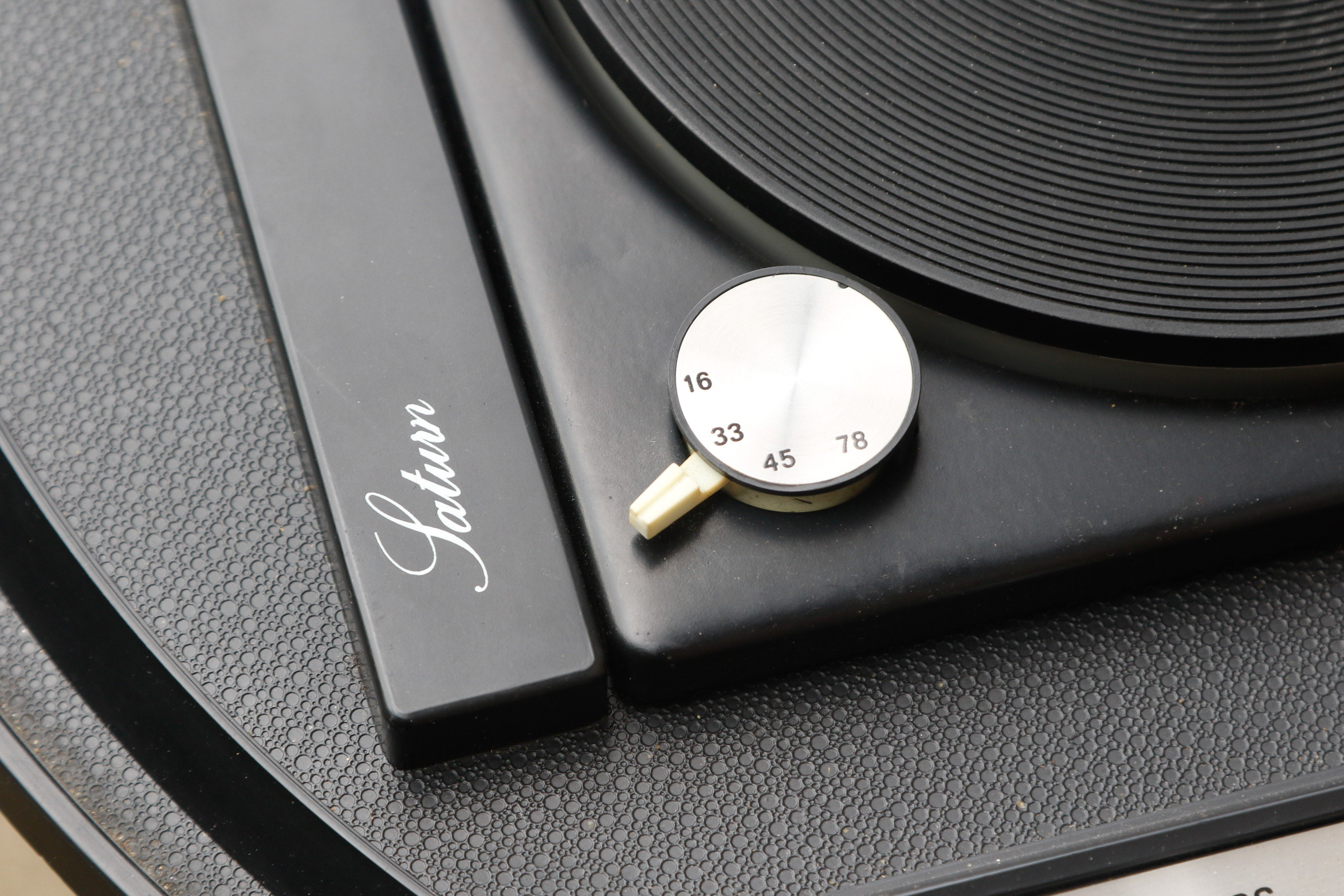 Electrohome Saturn Apollo Turntable With Speakers and Records