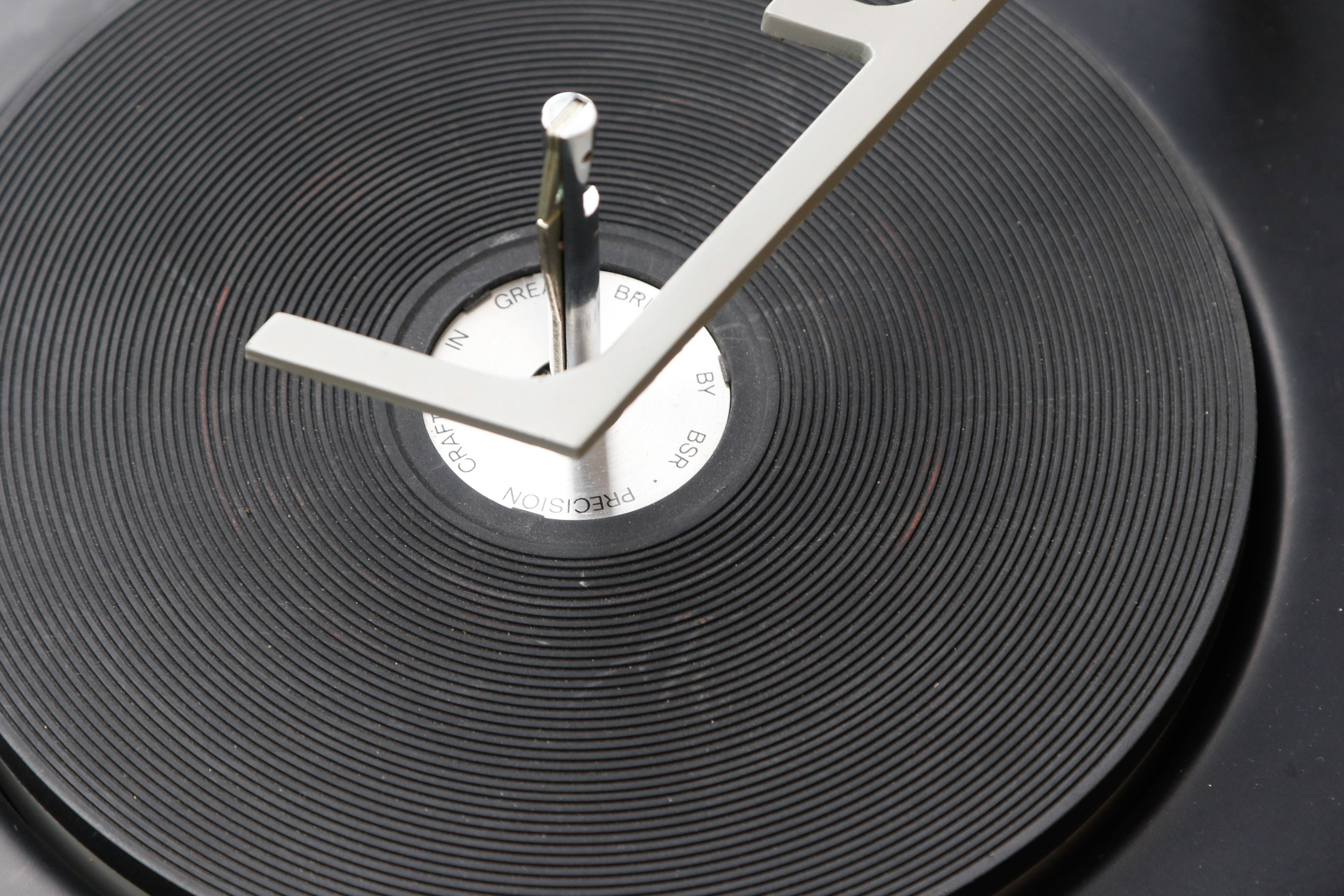 Electrohome Saturn Apollo Turntable With Speakers and Records