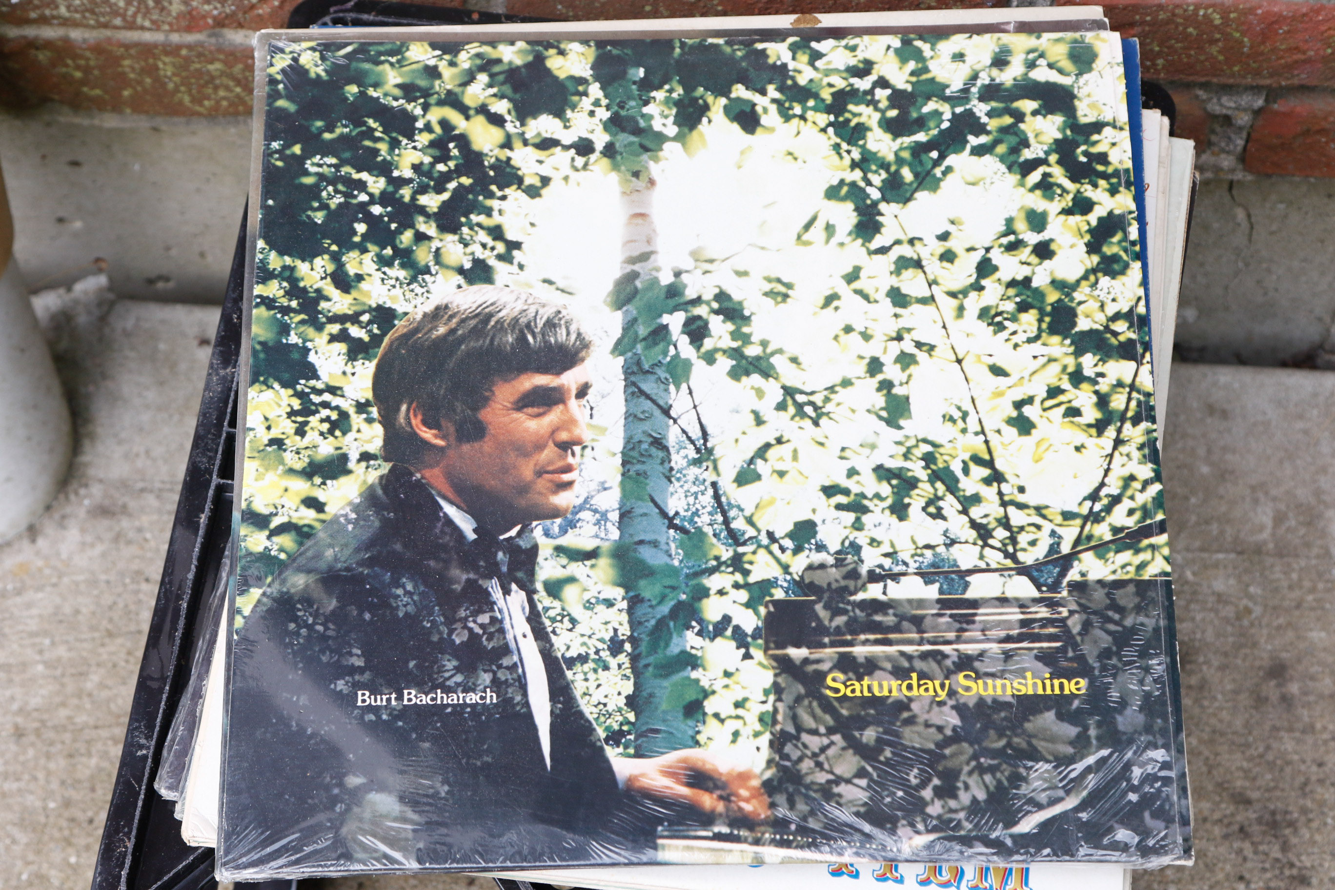 Electrohome Saturn Apollo Turntable With Speakers and Records