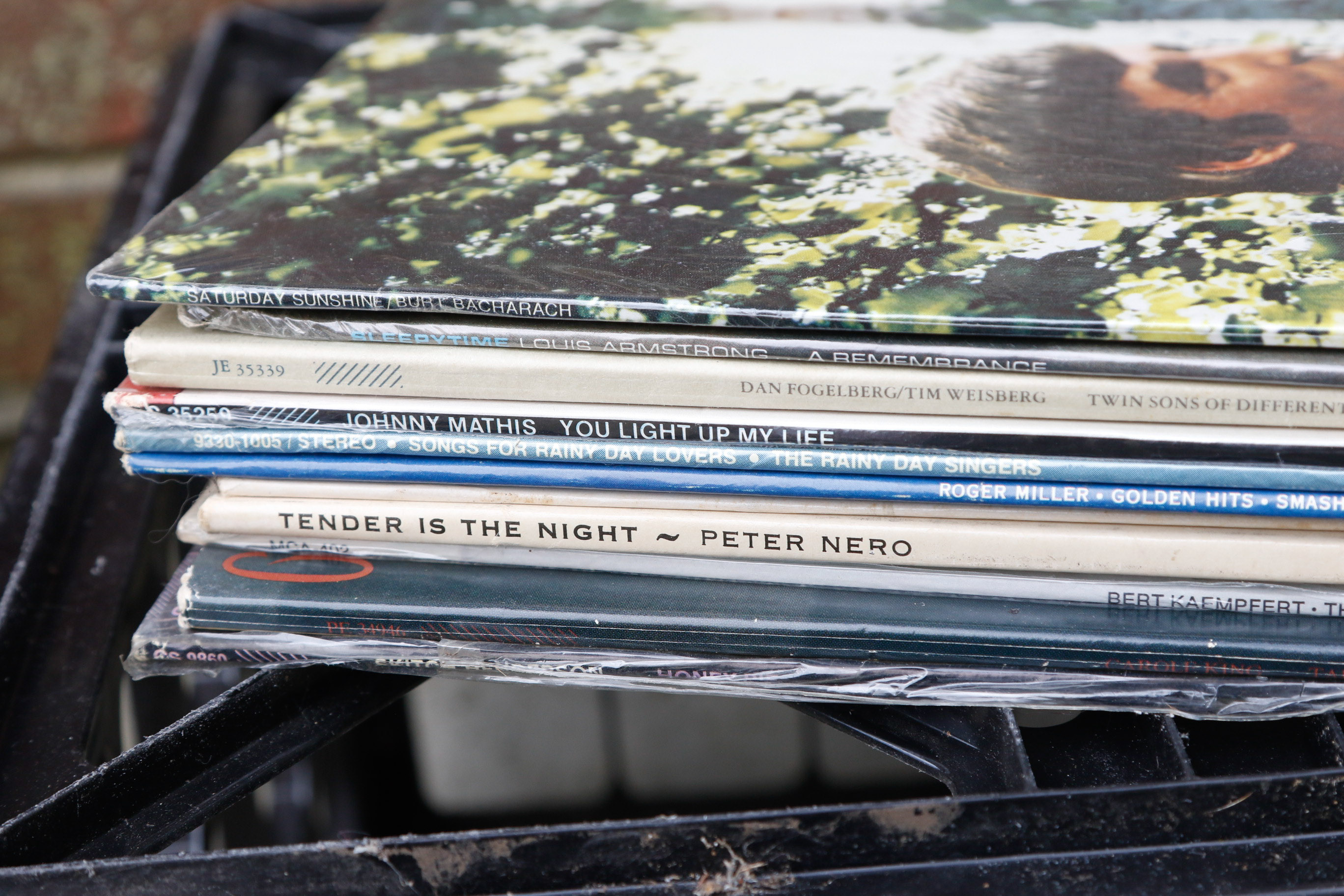 Electrohome Saturn Apollo Turntable With Speakers and Records