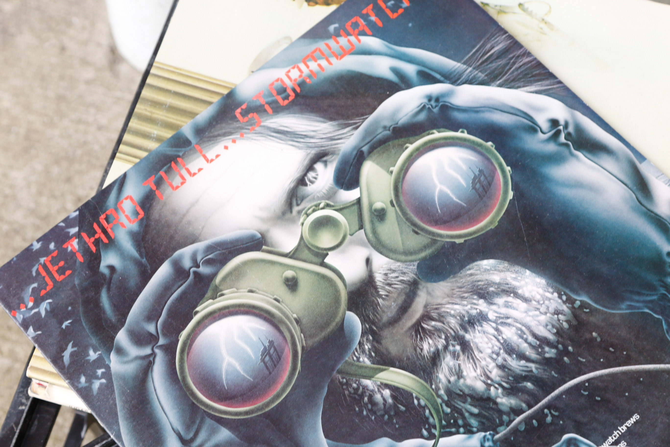 Electrohome Saturn Apollo Turntable With Speakers and Records