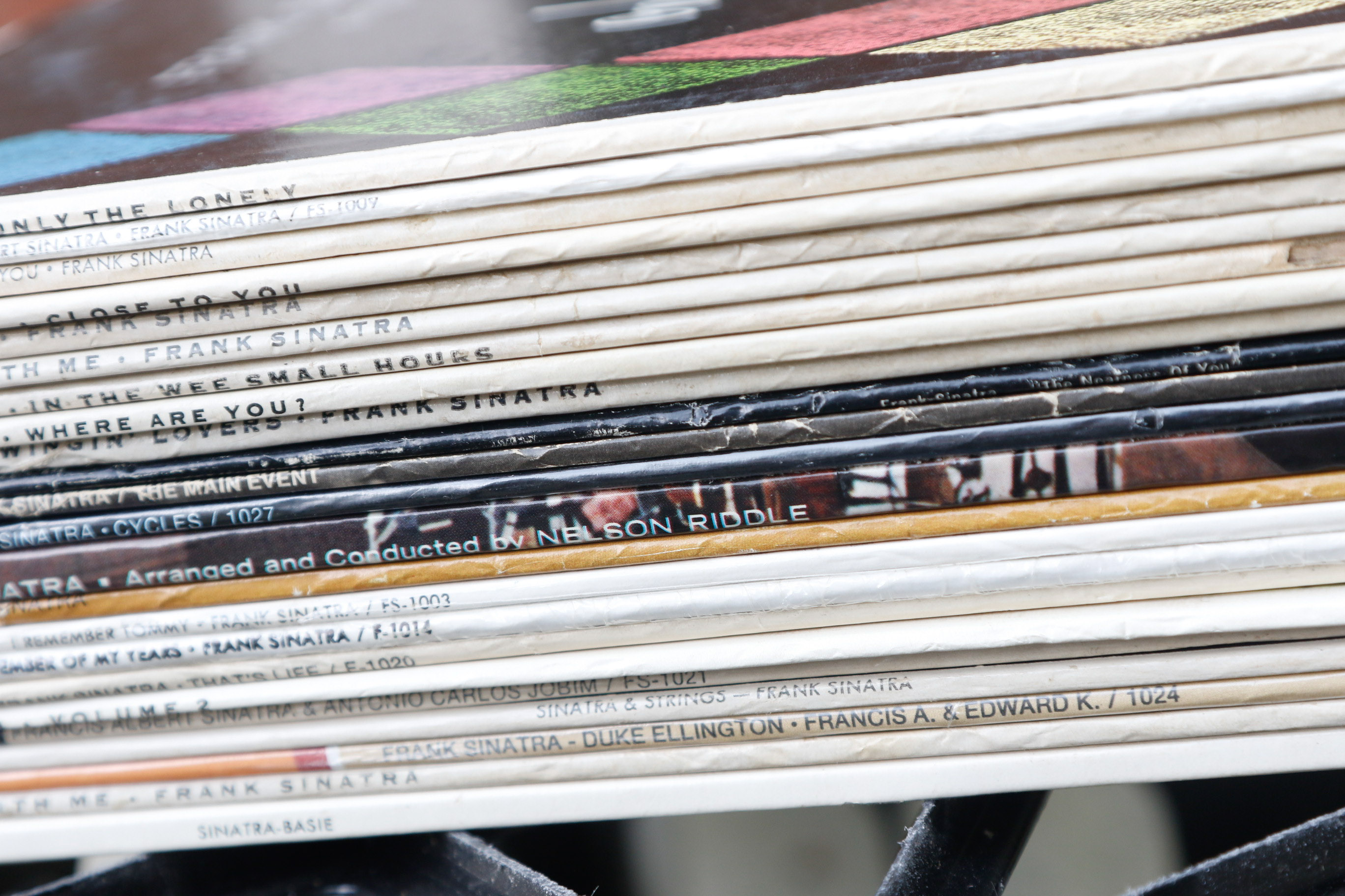 Electrohome Saturn Apollo Turntable With Speakers and Records