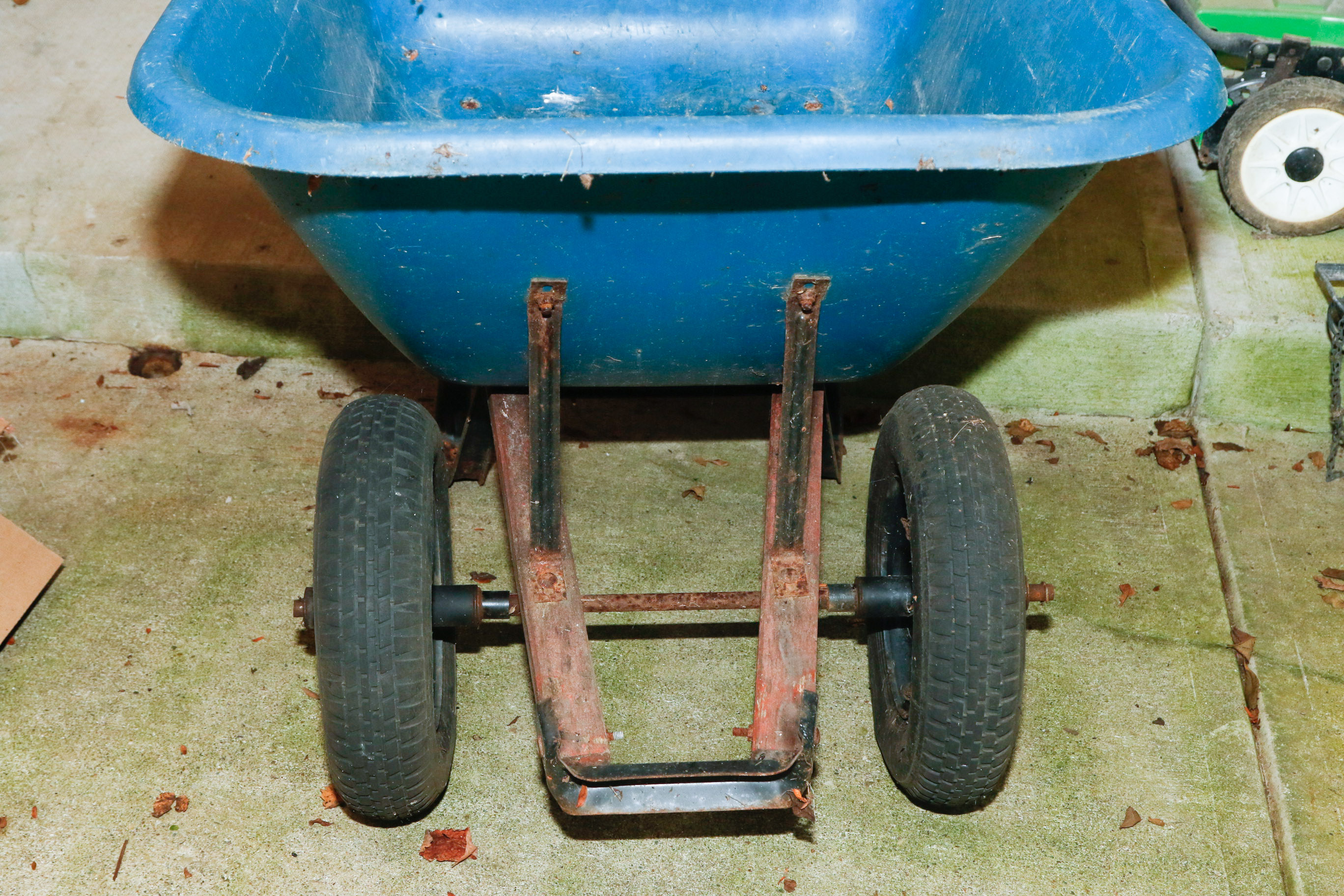 Jackson 8 Cu. Ft. Wheelbarrow
