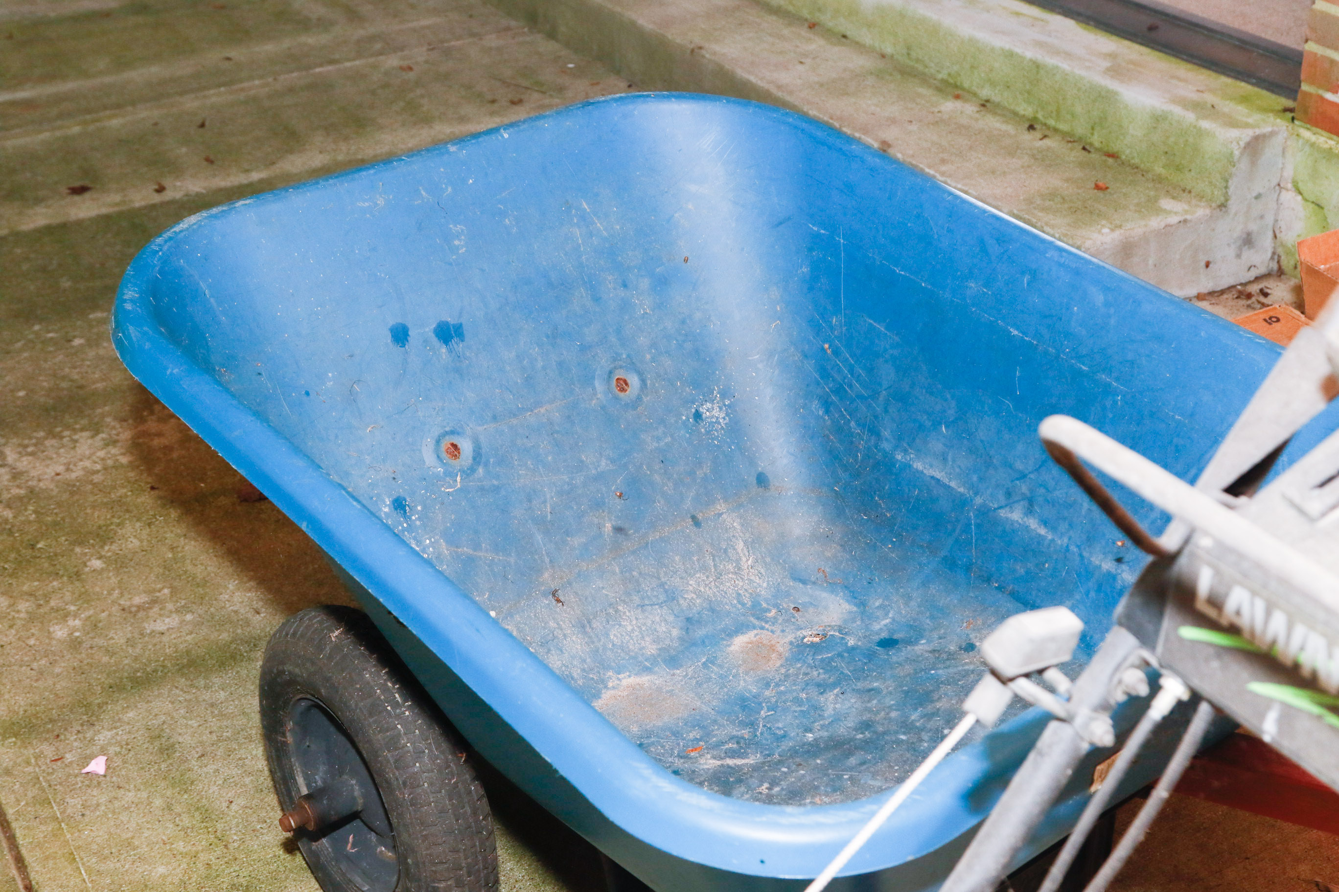 Jackson 8 Cu. Ft. Wheelbarrow