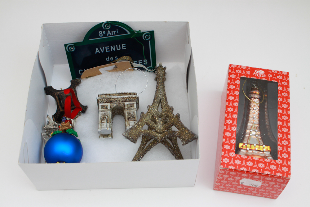 Paris & Eiffel Tower Décor Assortment