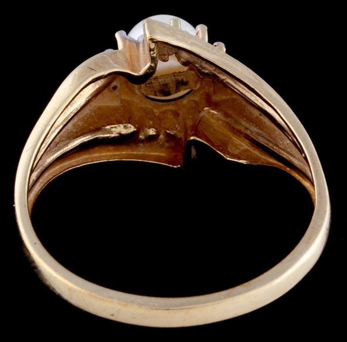 Vintage 10K Yellow Gold Freshwater Cultured Pearl and Diamond Ring