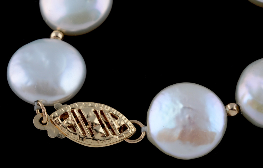 14K Yellow Gold Disc Pearl Necklace with Filigree Pearl Clasp