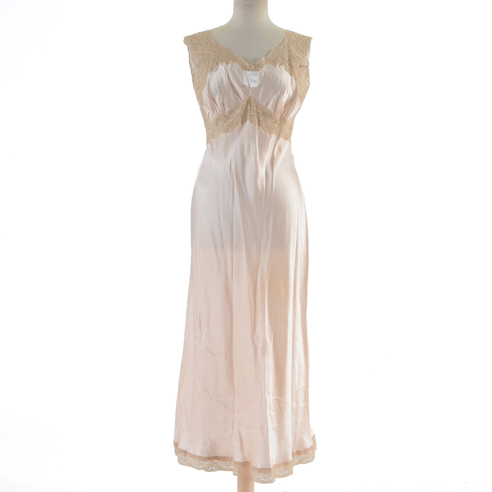 Late 1950s Vintage Juliana Lingerie Silk and Lace Nightgown from Saks Fifth Avenue