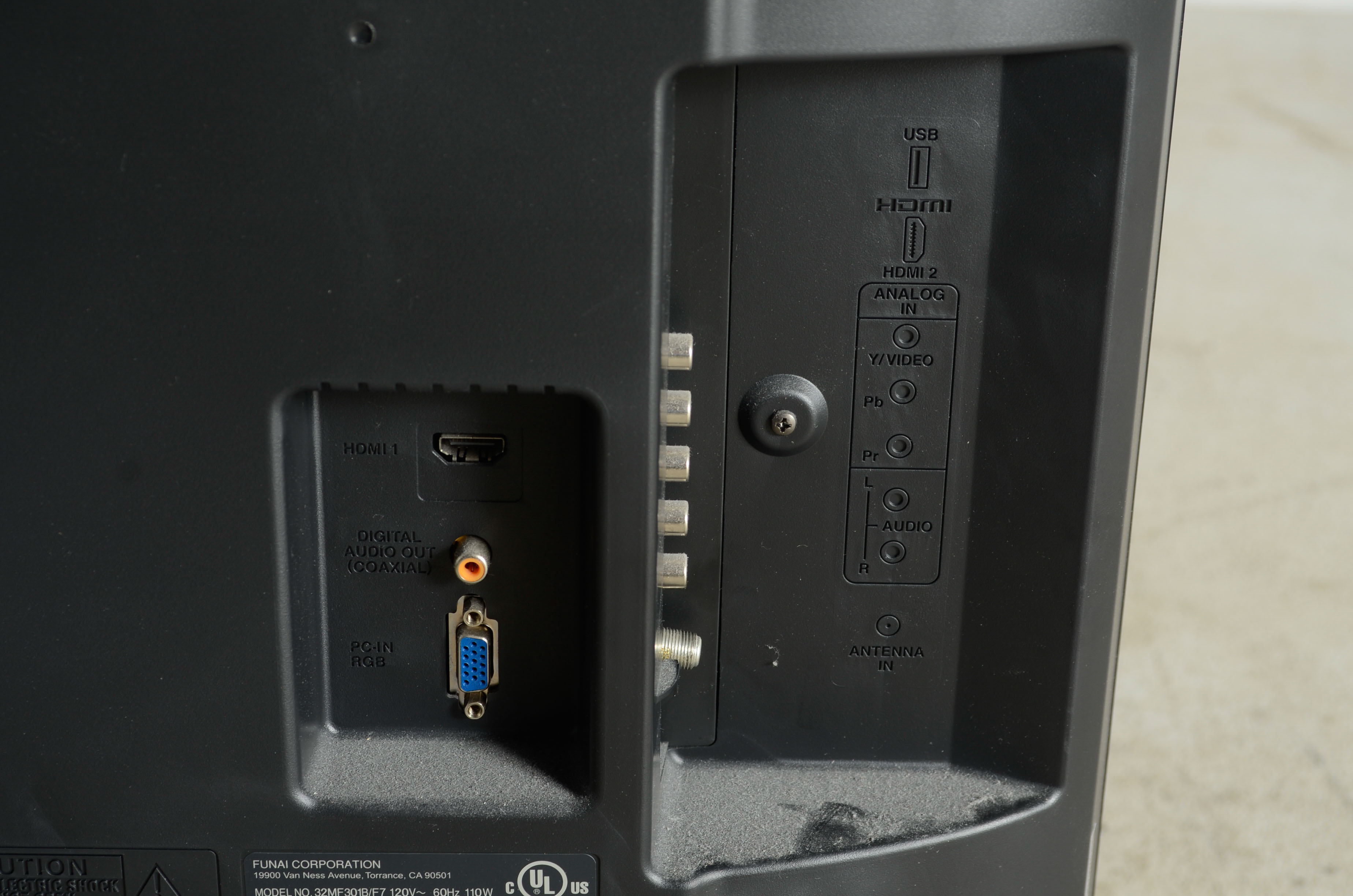 Magnavox 32" LCD Flat-Screen Television