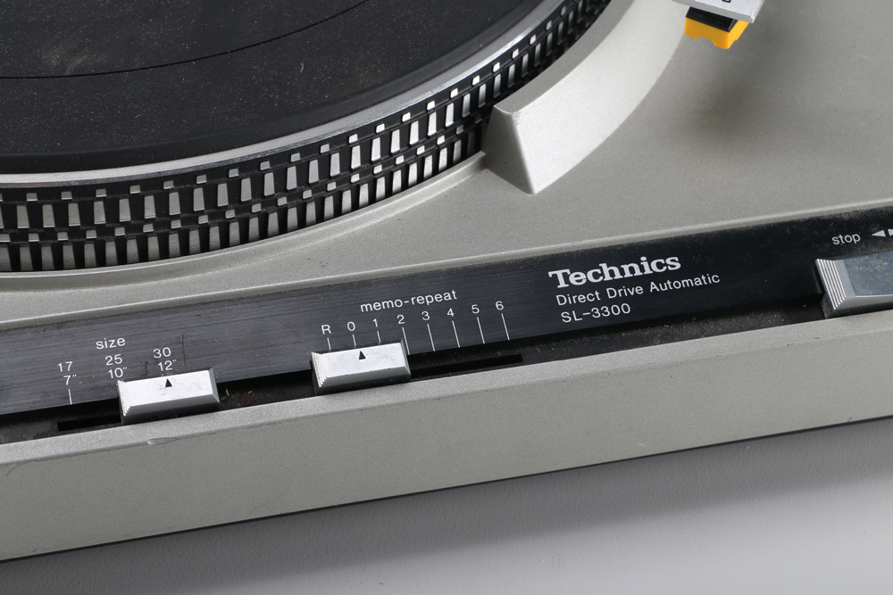Technics Model SL-3300 Turntable