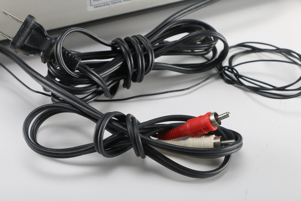 Technics Model SL-3300 Turntable