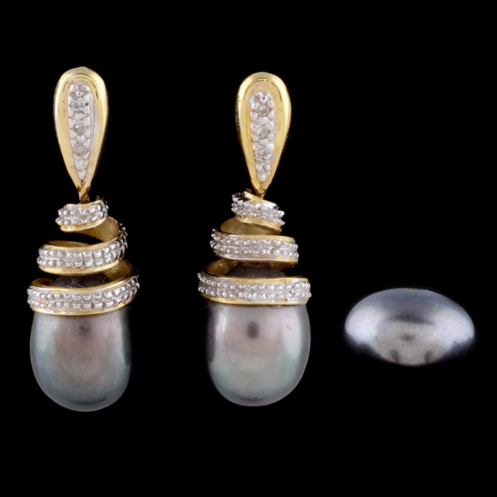 14K Yellow Gold Tahitian Black Cultured Pearl and Diamond Pierced Earrings and a Loose Black Cultured Pearl