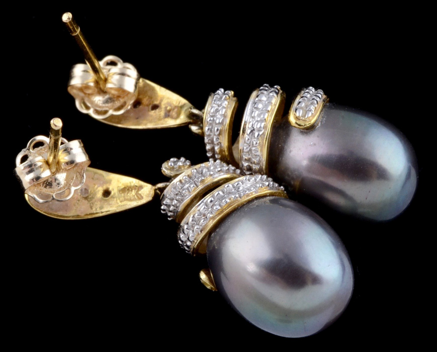 14K Yellow Gold Tahitian Black Cultured Pearl and Diamond Pierced Earrings and a Loose Black Cultured Pearl