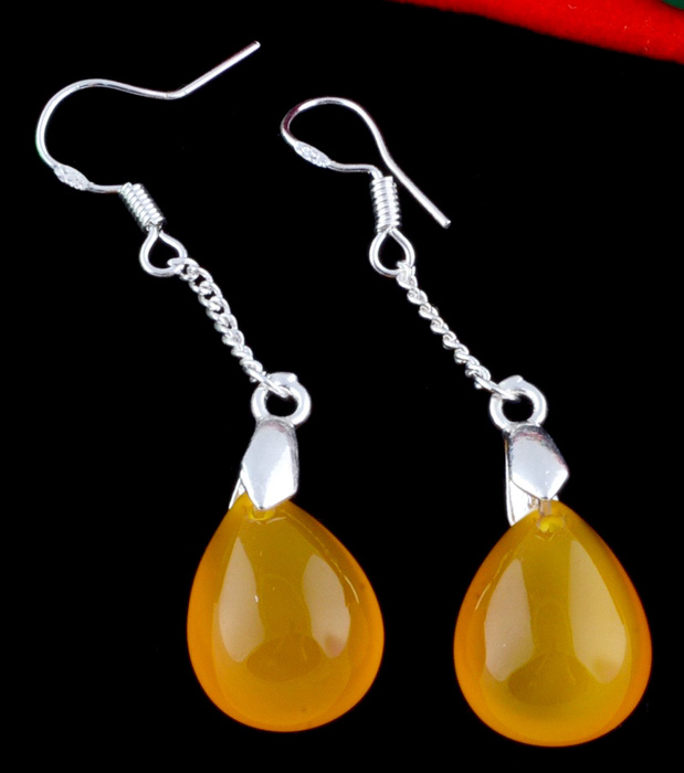 Natural Dyed Green and Yellow Chalcedony Beaded Necklace with Two Pair of Dyed Chalcedony Dangle Earrings