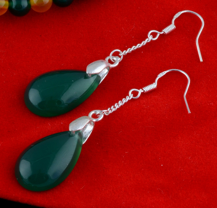 Natural Dyed Green and Yellow Chalcedony Beaded Necklace with Two Pair of Dyed Chalcedony Dangle Earrings