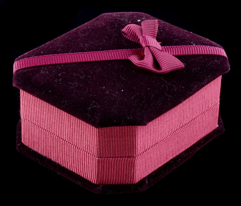 Chinese Handmade Necklace with Carved Natural Nephrite Pendant