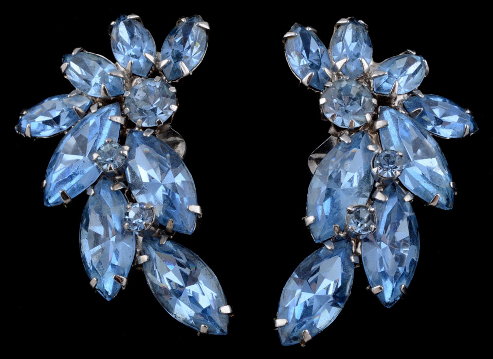 Vintage Weiss Blue Demi-Parure Set