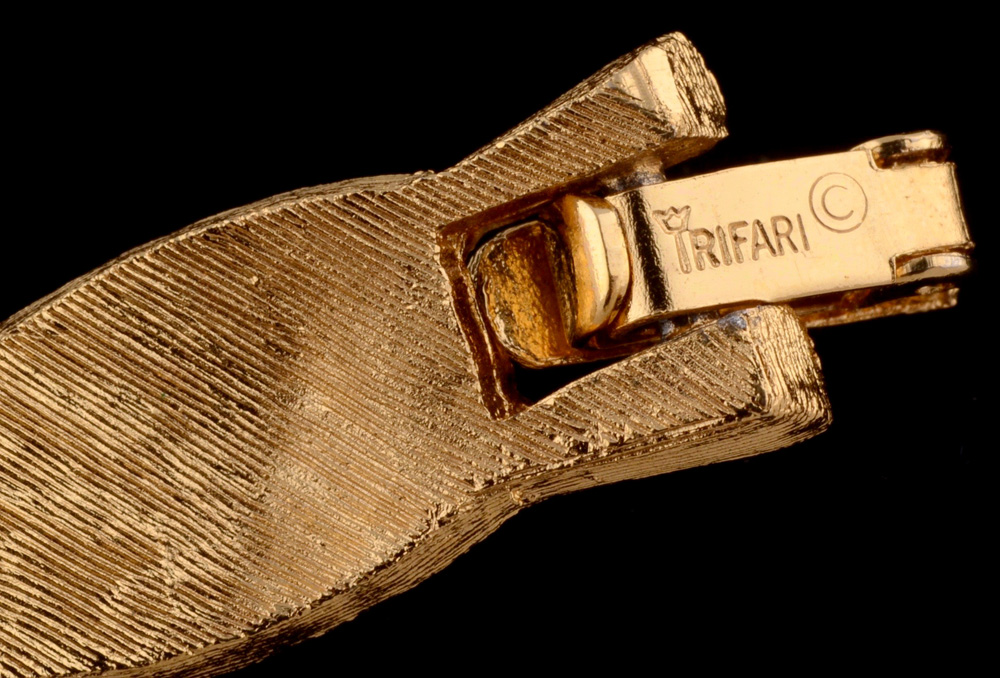 Vintage Crown Trifari Birthstone Series March Bracelet