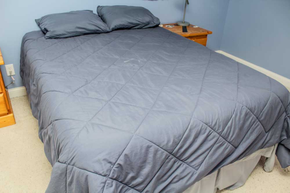 Pair of Full Sized Bedding Sets