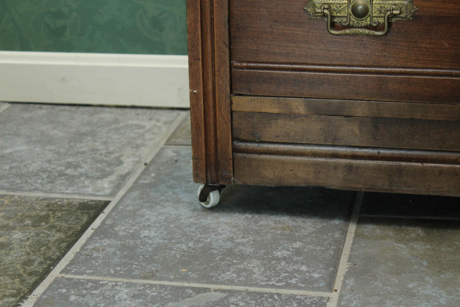 Antique Eastlake Style Oak Washstand