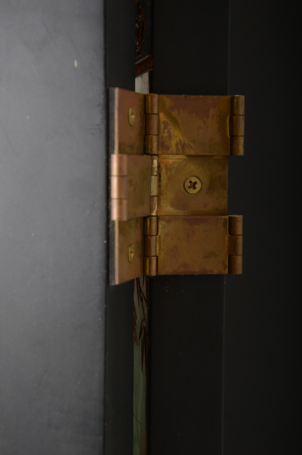 Maitland-Smith Ltd. Hand-Made Black Lacquer Decorative Screen