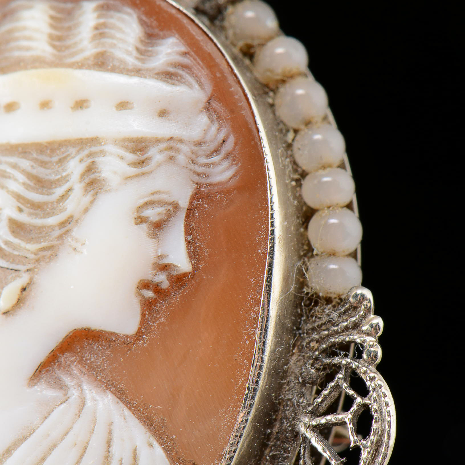 Early 20th Century 14K White Gold and Hand Carved Shell Cameo and Glass Seed Bead Openwork Pin