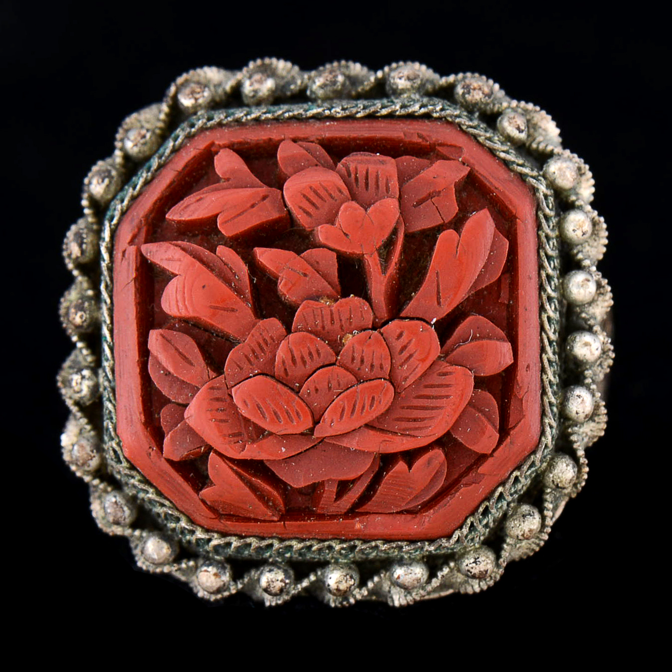 Early 20th Century Chinese Export Filigree 840 Silver and Carved Cinnabar Ring