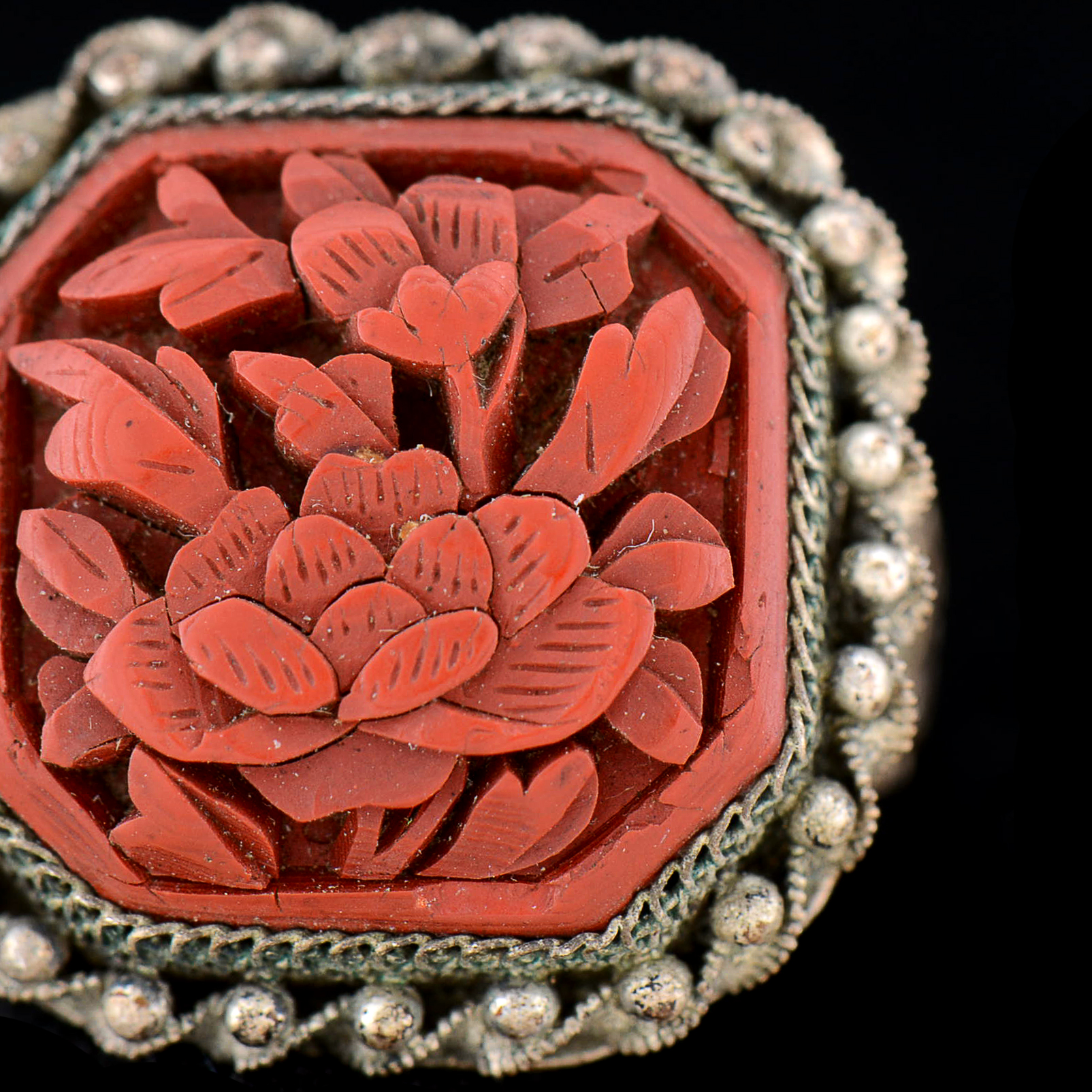 Early 20th Century Chinese Export Filigree 840 Silver and Carved Cinnabar Ring