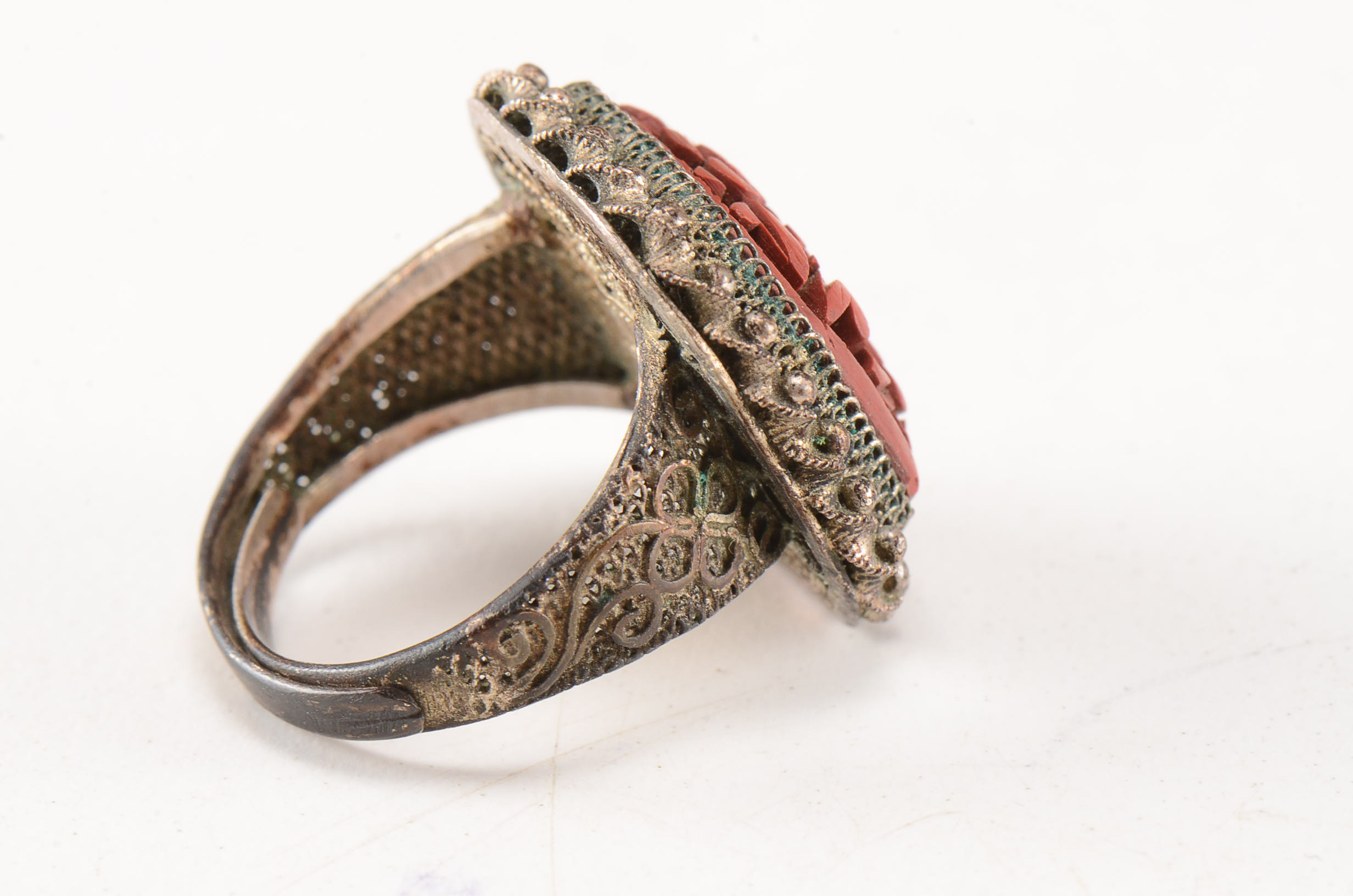 Early 20th Century Chinese Export Filigree 840 Silver and Carved Cinnabar Ring