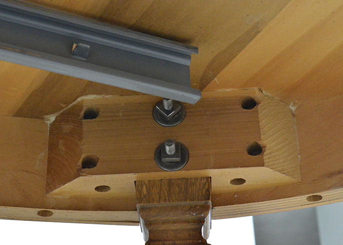 Late 20th Century Hepplewhite Style Seven-Piece Dining Set