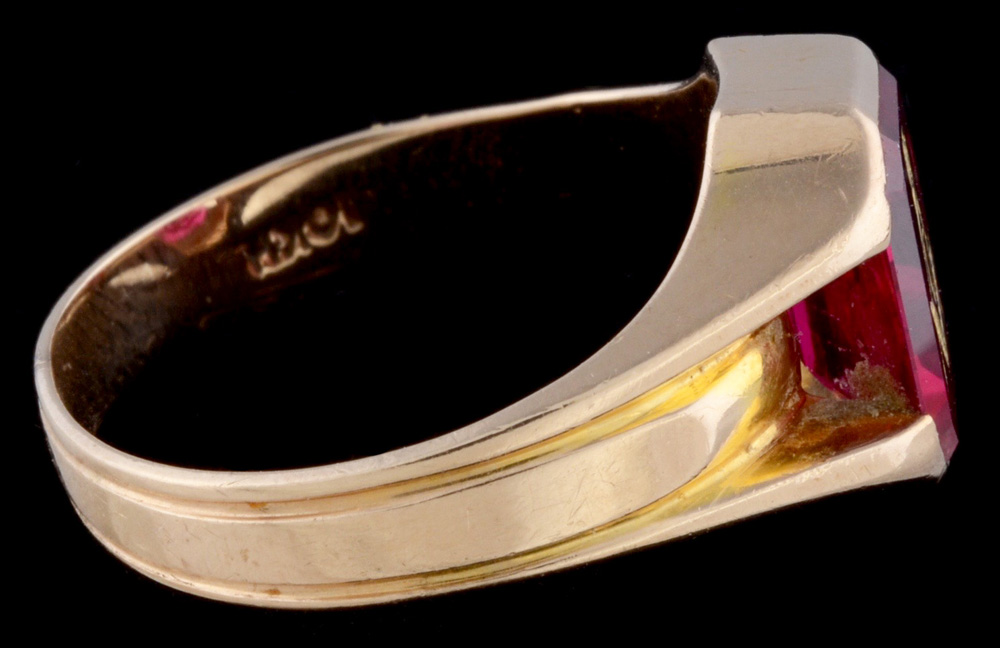 10K Yellow Gold and Red Glass Freemasonry Ring