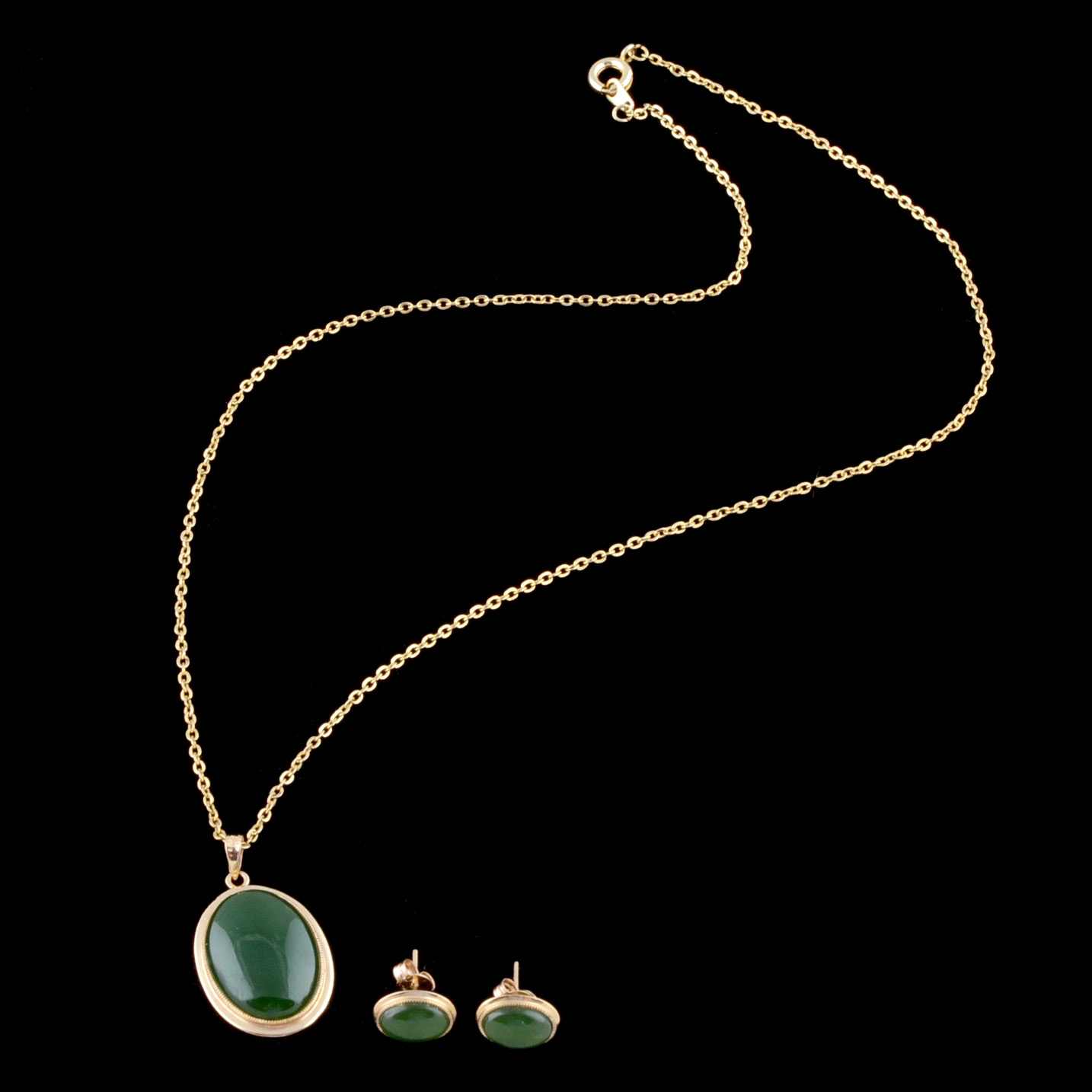 14K Yellow Gold and Nephrite Jade Dangle Pendant with Pierced Earrings