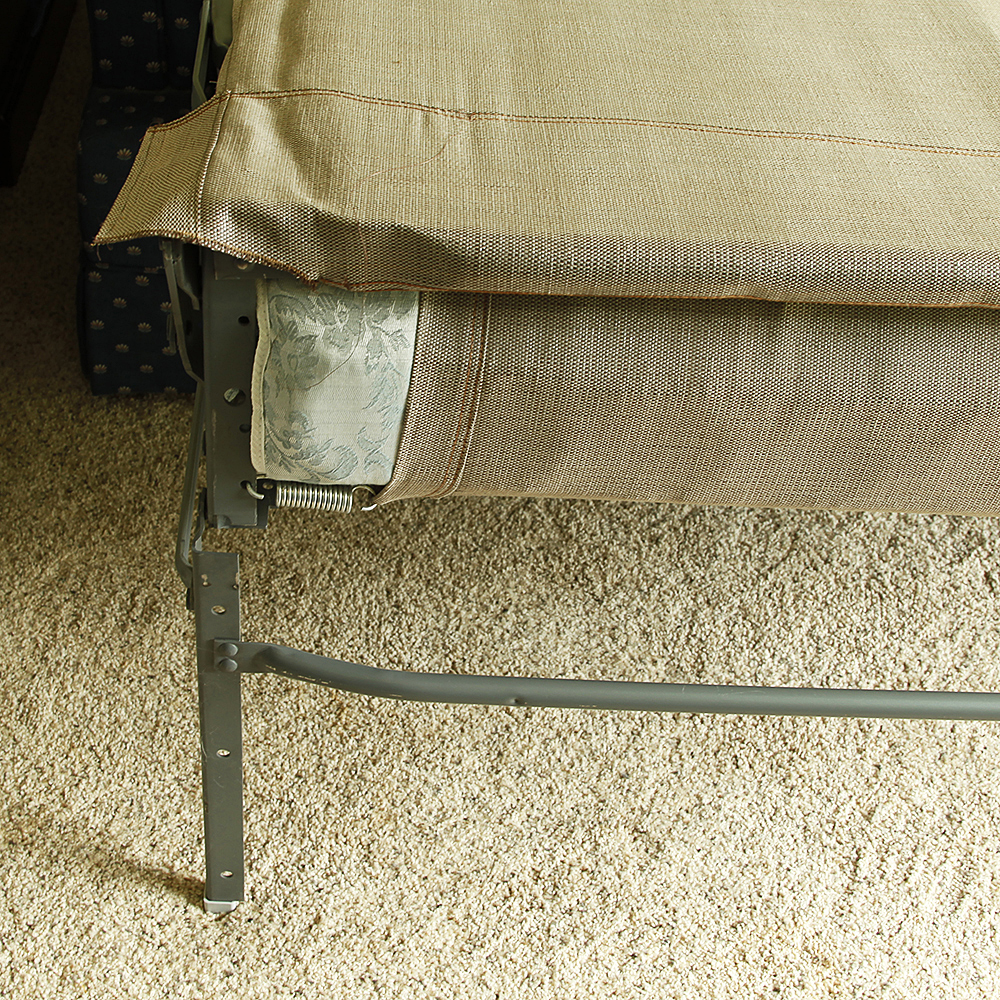 Flexsteel Sleeper Sofa With Stearns and Foster Mattress