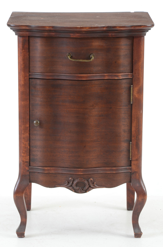 Mahogany Veneer Serpentine Front Cabinet
