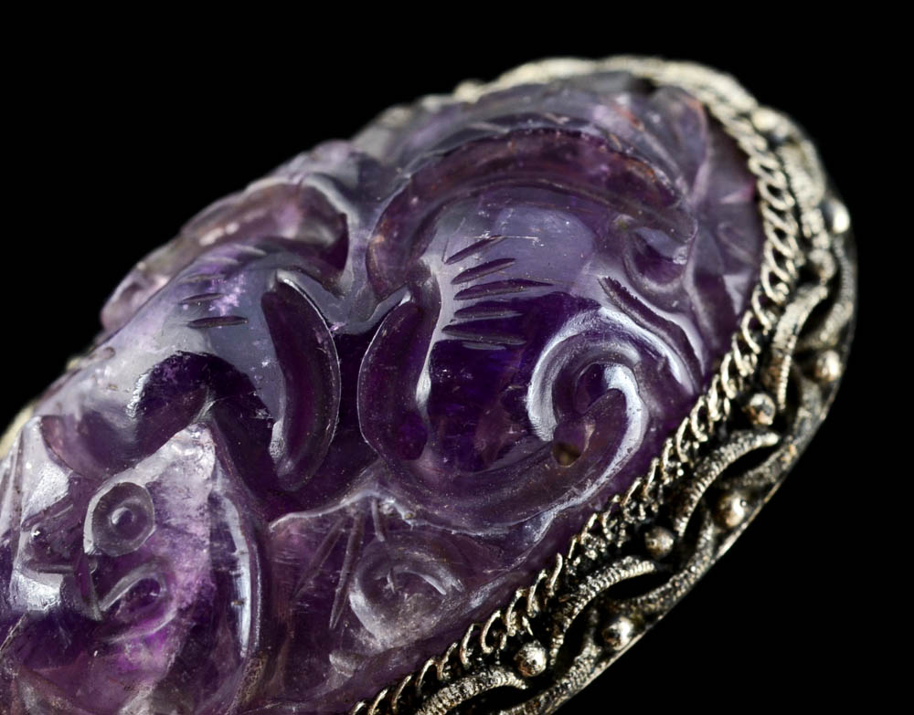 Early 20th Century Chinese Export Carved Amethyst and Silver Filigree Dress Clip