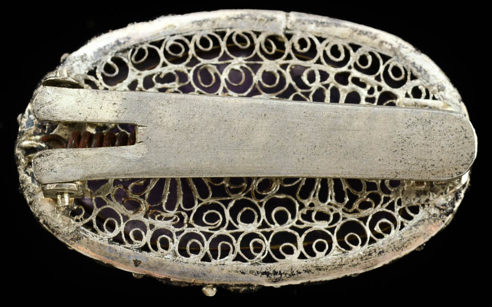 Early 20th Century Chinese Export Carved Amethyst and Silver Filigree Dress Clip