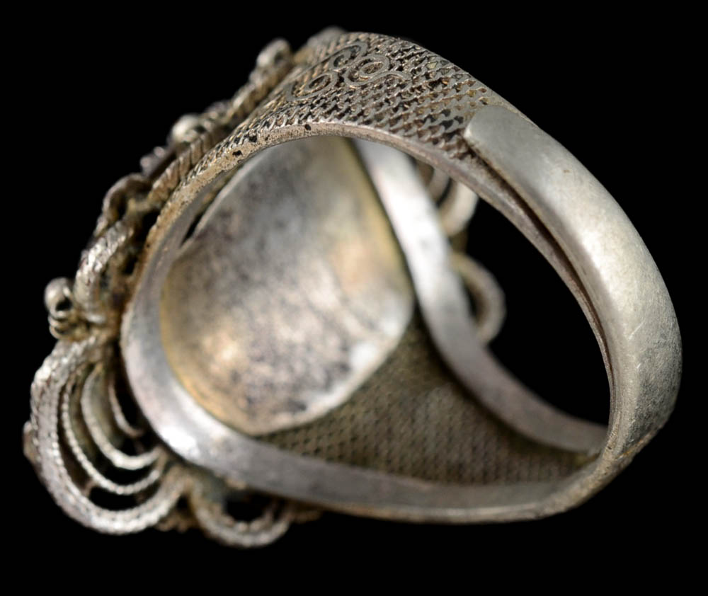 Early 20th Century Chinese Export Silver Filigree and Malachite Ring with Two Dress Clips